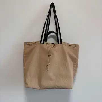 nouer 베이지 x 블랙 숄더 토트백