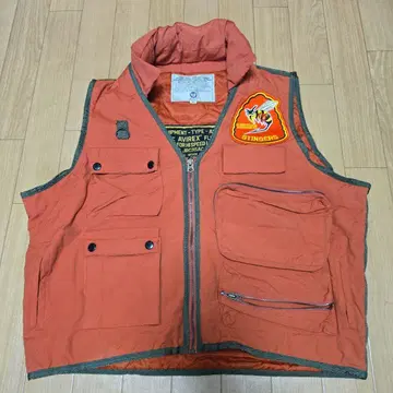 AVIREX 베스트 M 오렌지 구제 의류.