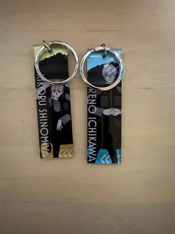 괴수 8호 트레이딩 메탈릭 아크릴 키링 chair