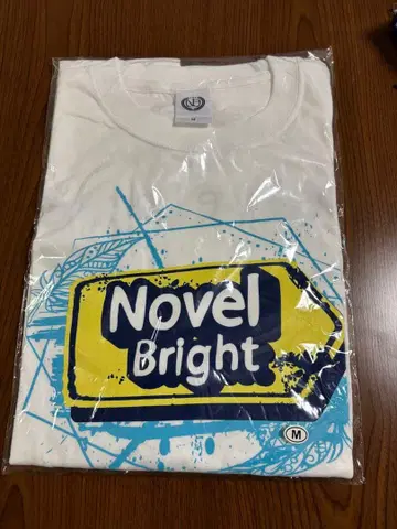 Novel Bright 그래픽T셔츠 M사이즈