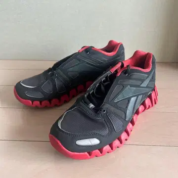 Reebok ZigTech 스니커즈 블랙/레드