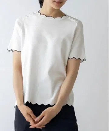 정가 19,800엔 SONO 웨이브 트리밍 니트 풀오버 스캘럽