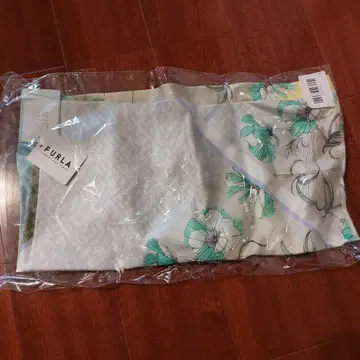 FURLA 훌라 숄 스톨 실크 100%