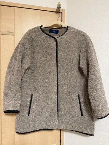 SHIPS 파이핑 보아 코트 보아 자켓 베이지