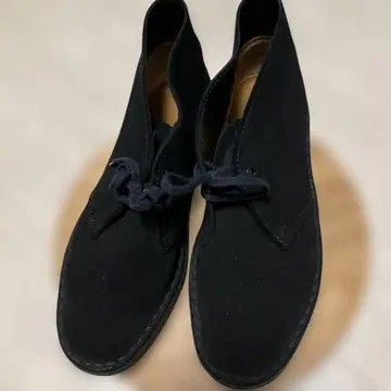 블랙 클락스 스웨이드 레이스업 부츠