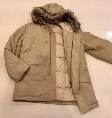 무인양품 퍼 다운 자켓 사이즈 M 컬러 베이지