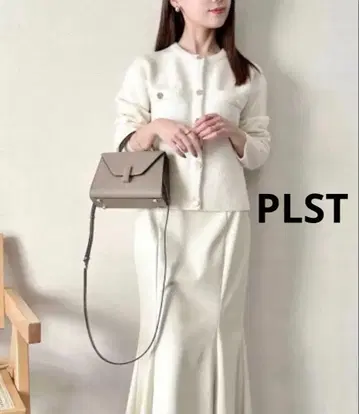 새상품급 플라스테 PLST 메리노울 가디건 골드 버튼 크루넥 아이보리