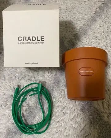 G-DRAGON OFFICIAL LIGHT STICK CRADLE