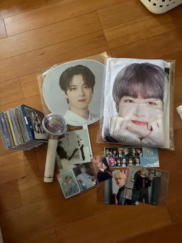 INI 사노 유다이 세트 펜라이트 부채 CD 포토 카드 담요