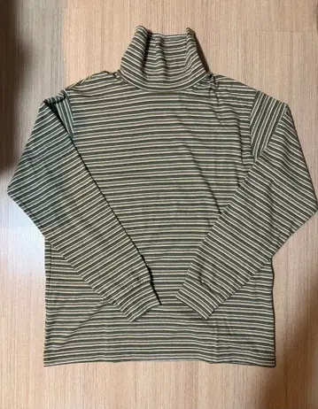 NEAT DRESS Green x beige 터틀넥 tee 사이즈 L