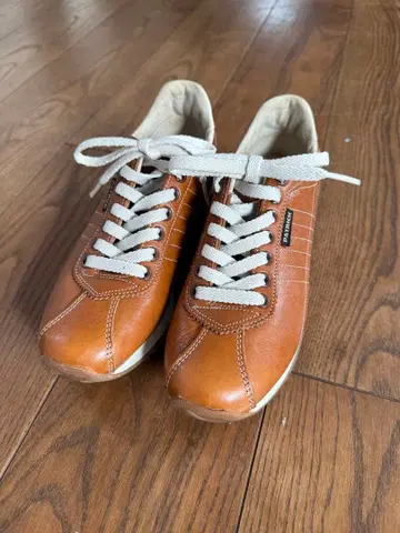 Patrick 패트릭 가죽 스니커즈