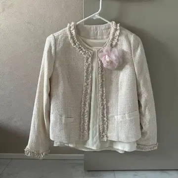 연한 핑크 프릴 노카라 자켓 세트