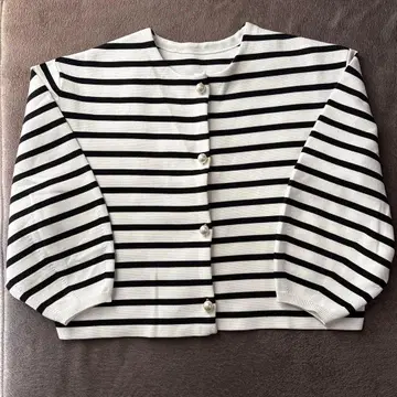 미사용 새상품 보더 펄 가디건