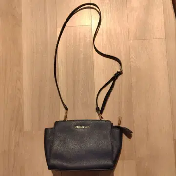 MICHAEL KORS 네이비 숄더백