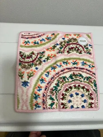 미사용 새상품 FEILER 핑크 계열 꽃무늬 손수건 약 25cm