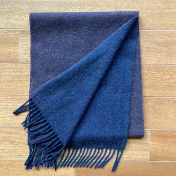 한 번만 사용한 캐시미어 리버 솔리드 머플러 그린 라벨