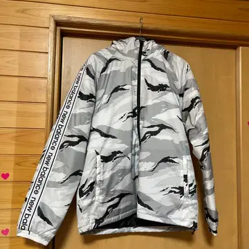 뉴발란스 점퍼 사이즈 XL