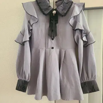 연보라 프릴 블라우스와 숏팬츠 세트