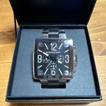 INDEPENDENT 스퀘어 페이스 손목시계