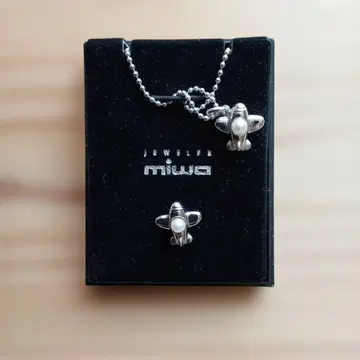 miwa 펄 장식 목걸이와 핑 세트