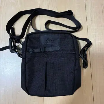 [ 미사용 ] 그레고리 퀵 포켓 M 올 블랙