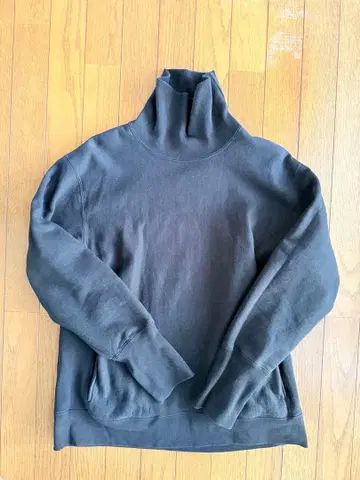 새상품급 a vontade 맨투맨 터틀넥 블랙 M 사이즈