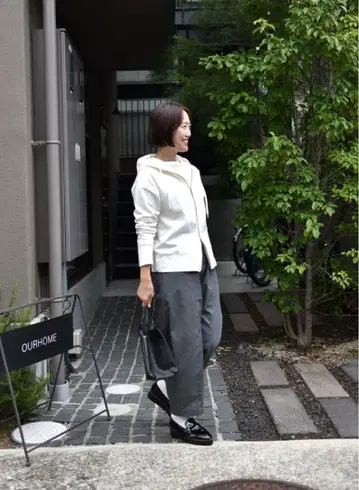 OURHOME 화이트 깔끔한 후드티