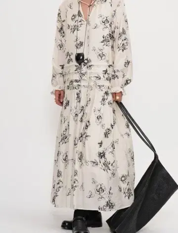 새상품 정가 12800엔 프론트 타이 셋업풍 플라워 원피스 롱