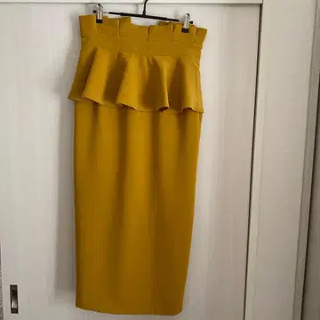 RIM.ARK 프릴 머스타드 타이트 스커트