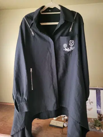 오버 사이즈 블랙 셔츠 긴팔 지퍼 포함