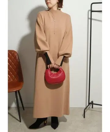 새상품 이번 시즌 완판템 포옴리슈 밀라노 리브 니트 원피스 베이지