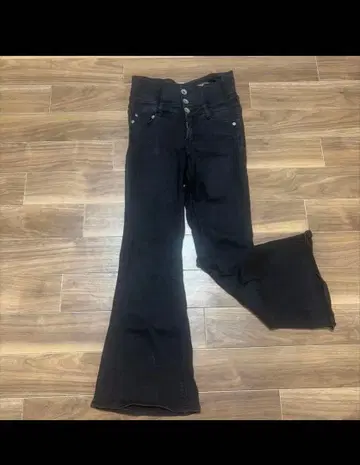 GYDA 백 크로스 플레어 데님 블랙 M 사이즈 하이웨스트