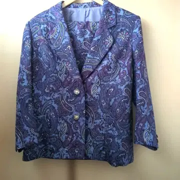 수트 쇼와 레트로 실크 포함