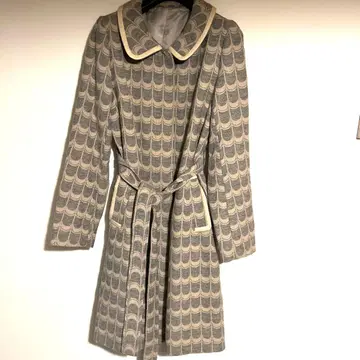 Scye 알파카 혼방 울 직조 롱 코트 베이지 기하학 패턴