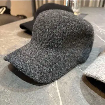 세븐페어리 니트 캡 차콜 새상품