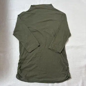 arudi 올리브색 사이드 개더 T셔츠