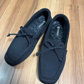 VIVAIA 블랙 모카신 타입 플랫슈즈 리본 포함 25.0