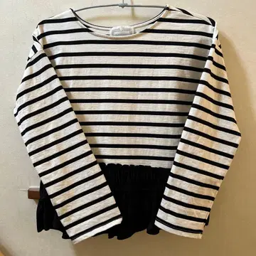 비어즐리 밑단 프릴 보더 티셔츠 도톰