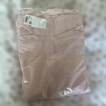 UNIQLO 나일론 얇은 소재 후드티 택 포함 핑