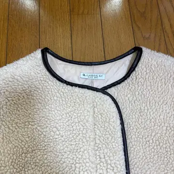 CLASSICAL ELF 아이보리 보아 코트 L