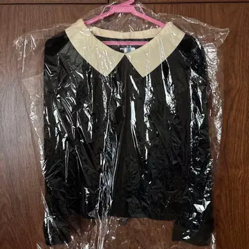 엠즈 그레이시 카라 부착 니트