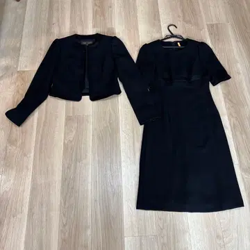블랙수트 자켓과 원피스 세트