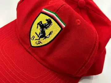 레어 페라리 Ferrari 빨간색 캡