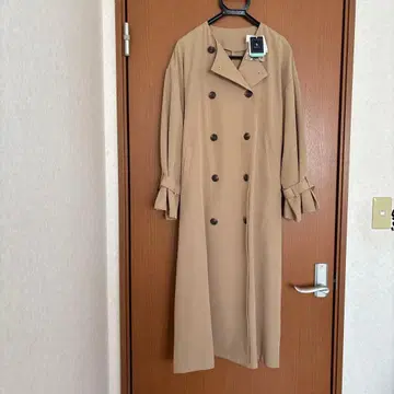 Avail 베이지 더블 브레스트 트렌치코트