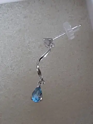 k10WG 블루 토파즈 귀걸이