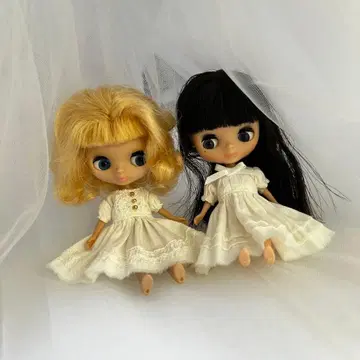 미니 브라이스 인형 2개와 드레스 세트