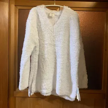 택 포함 새상품 젤라또피케 V넥 룸웨어 상의