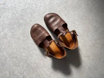 [ 거의 새상품 ] 오로라 슈즈 T-Strap_Brown