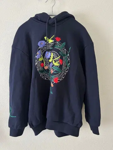 아틀리에 드 사봉 리본 자수 후드티