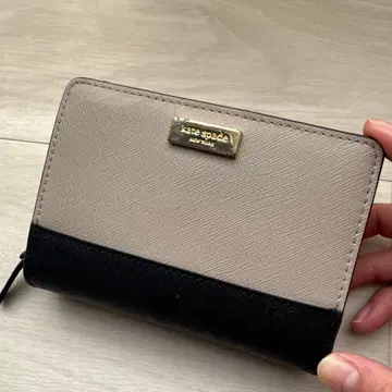 kate spade 접이식 지갑 베이지와 블랙